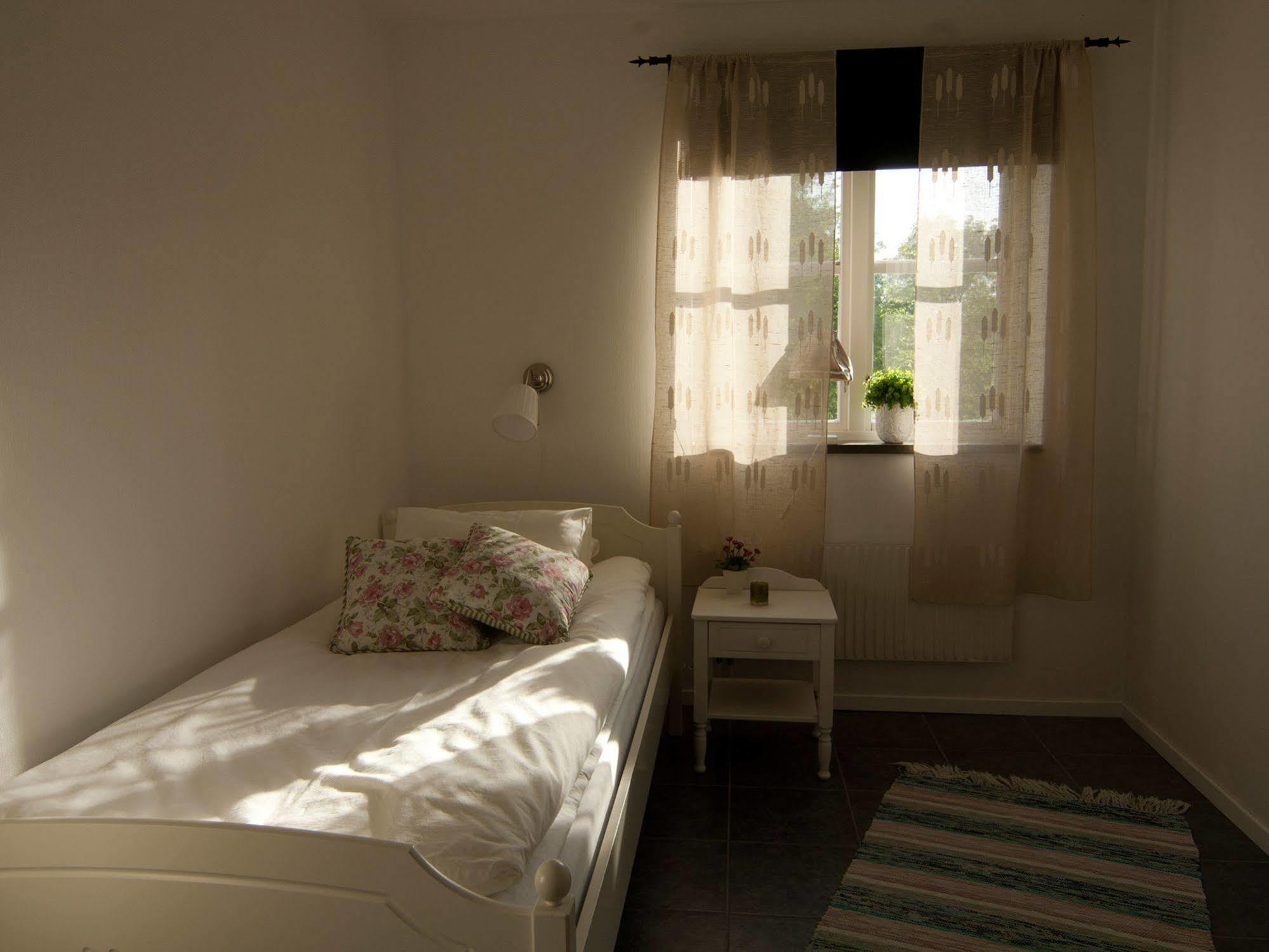 Prostgarden Bed & Breakfast Суне Екстериор снимка