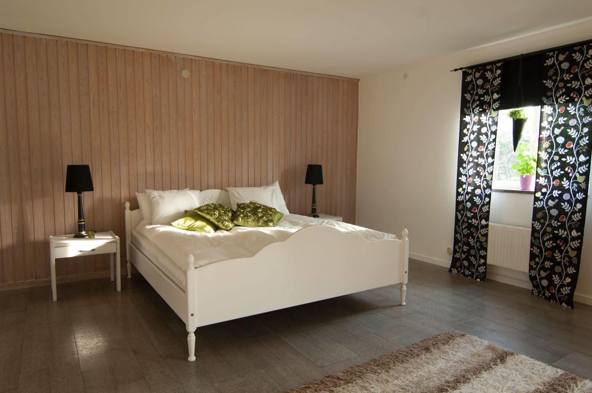 Prostgarden Bed & Breakfast Суне Екстериор снимка